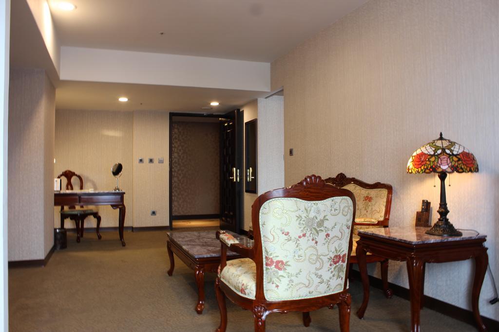 Royal Seasons Hotel Taichung‧Zhongkang Exterior foto